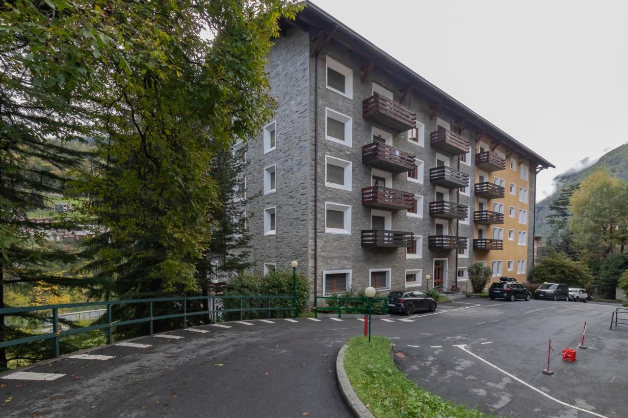 شقة Ihost Flat - Valmalenco Centro كياسا إنْ فانمالينكو المظهر الخارجي الصورة